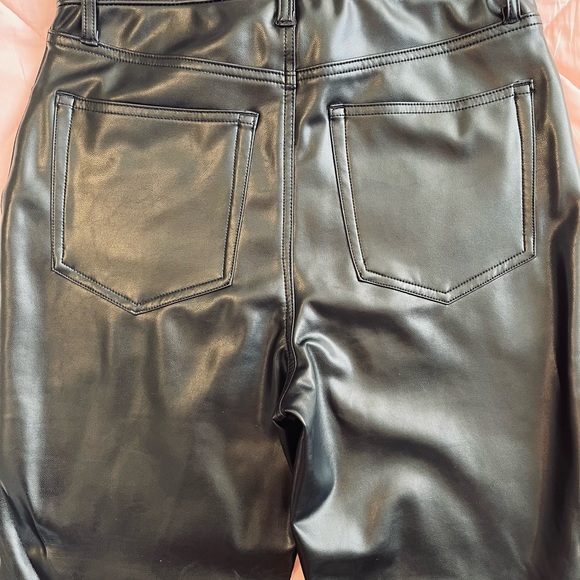 Abercrombie Vegan leather ankle pants-straight leg size 8 - Picture 2 of 4